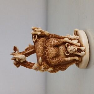 FRIENDS IN HIGH PLACES Giraffes Figurine Trinket Box 3.5" Harmony Kingdom